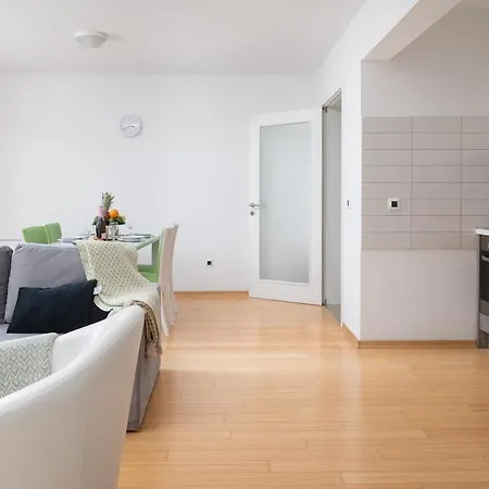 Sunny 1042 Apartamento *